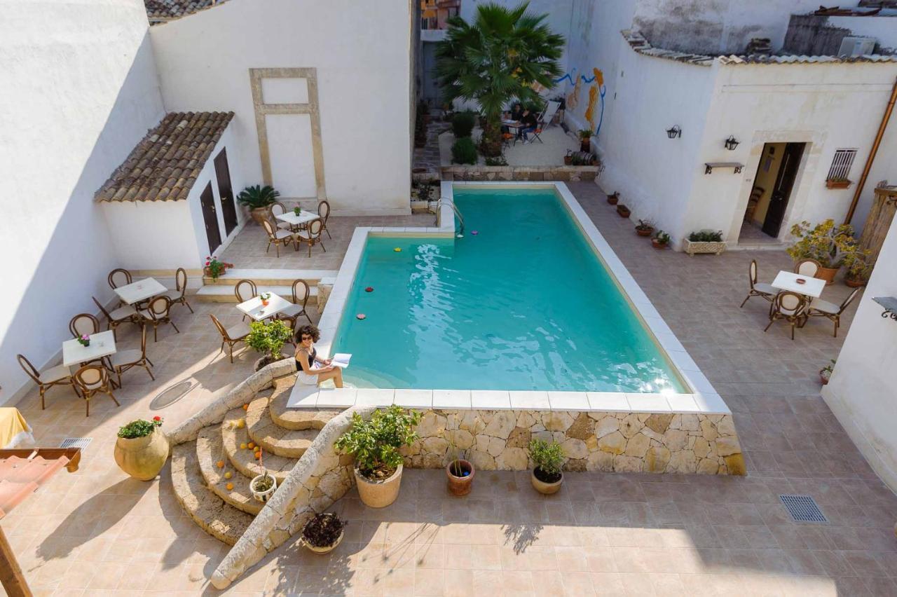 Morfeo Charming Rooms & Relax Avola Extérieur photo