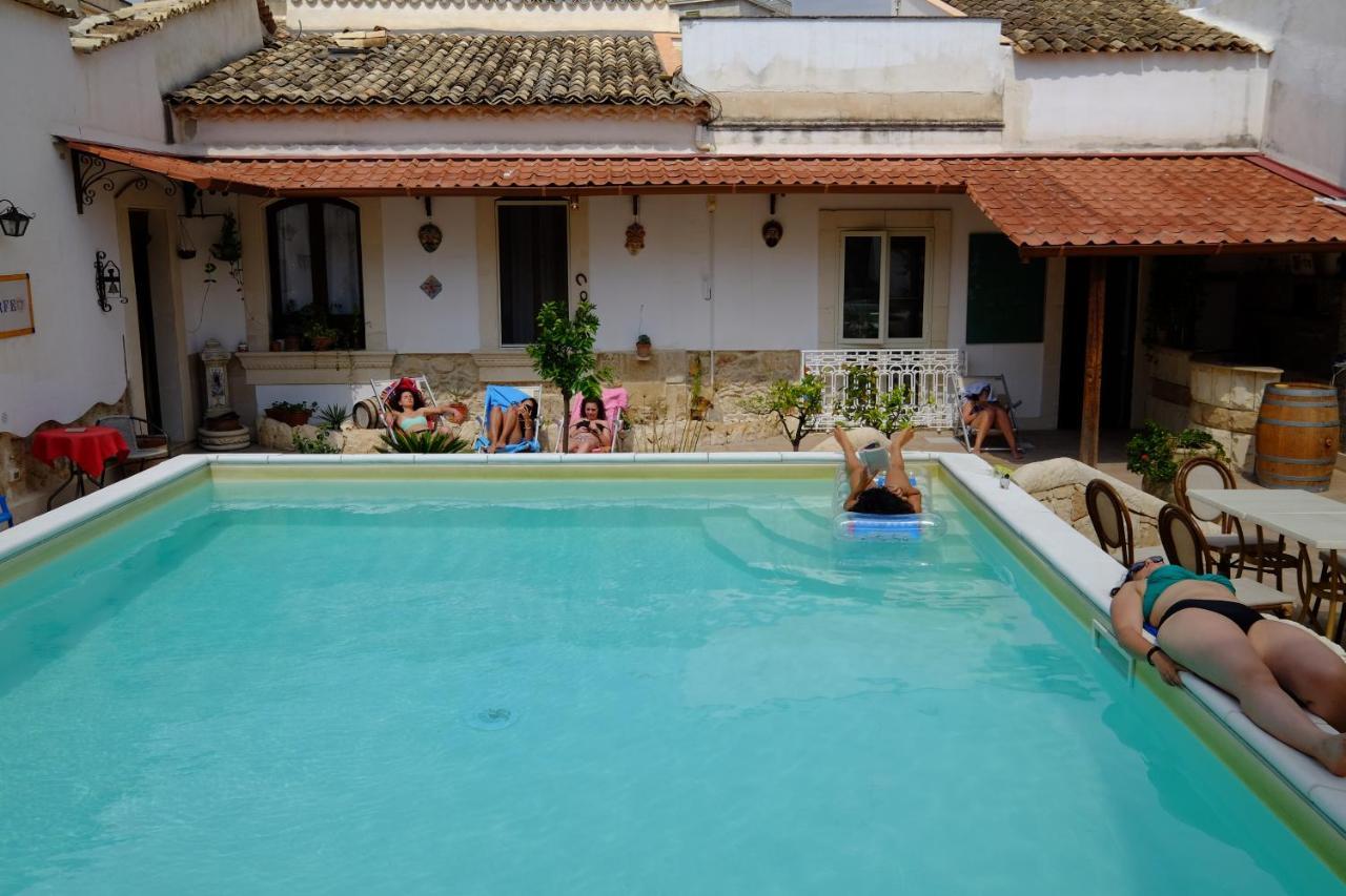 Morfeo Charming Rooms & Relax Avola Extérieur photo