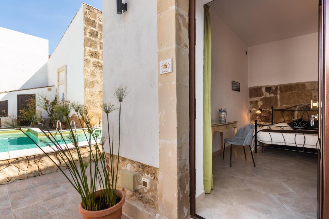 Morfeo Charming Rooms & Relax Avola Extérieur photo