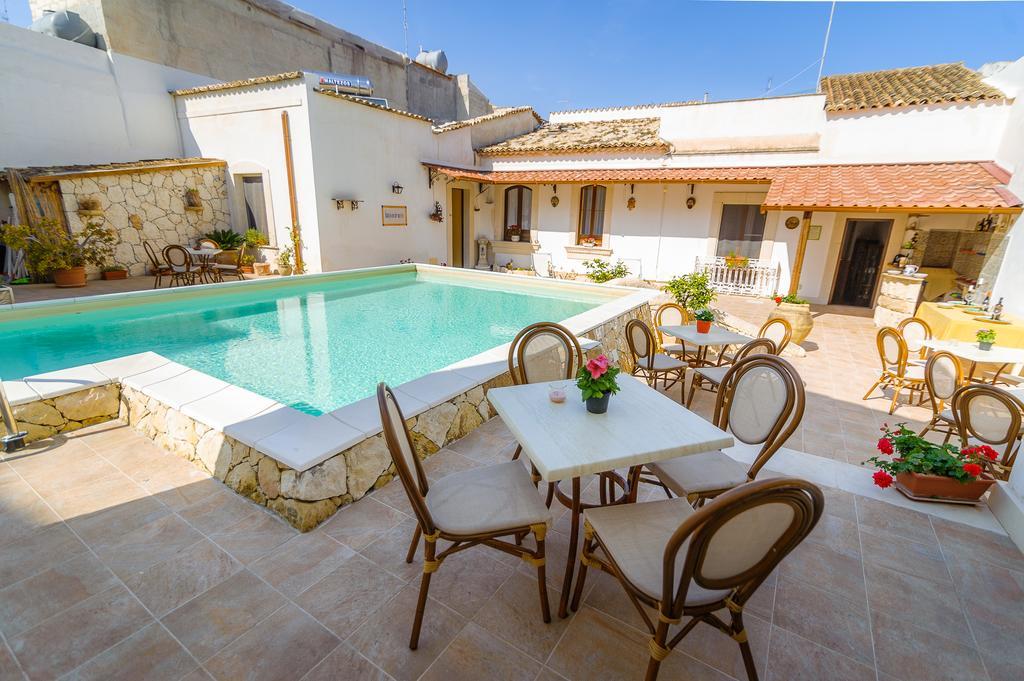 Morfeo Charming Rooms & Relax Avola Extérieur photo